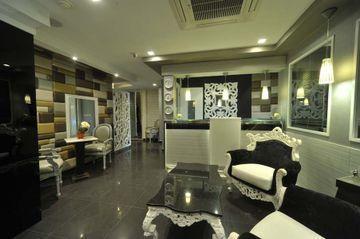 Le Trianon Luxury & 4*