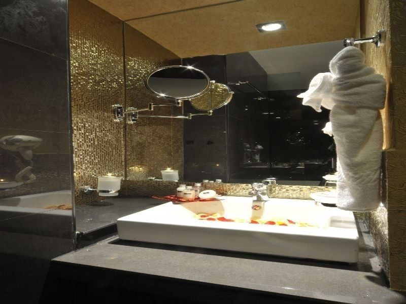 Le Trianon Luxury & Hotel 4*